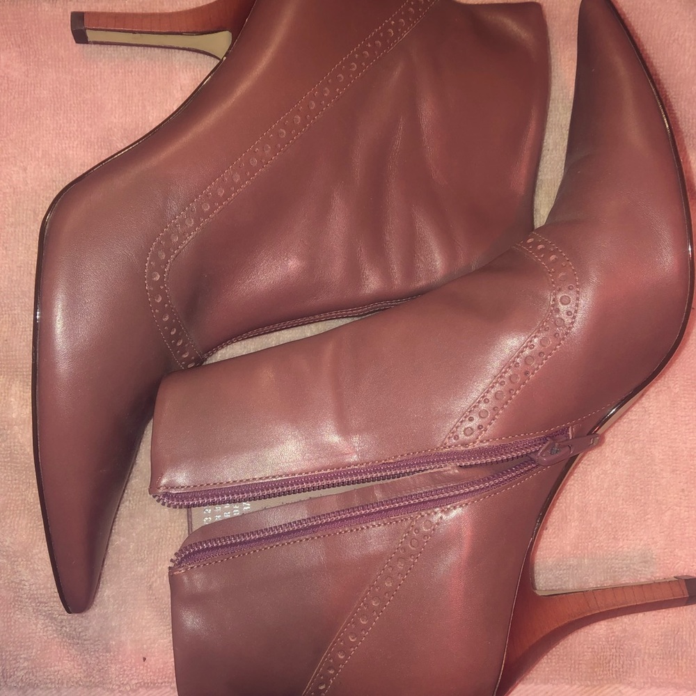 Mauve/dusty rose Franco Sarto ankle booties